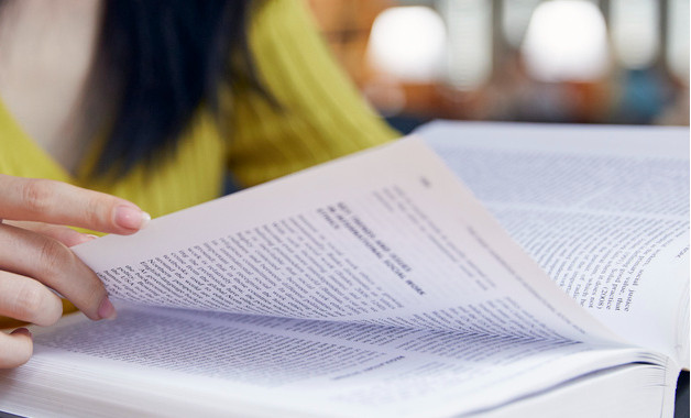 公司年终总结大会主持词