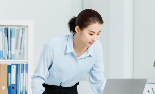 2025年学校行政经理年终个人工作总结