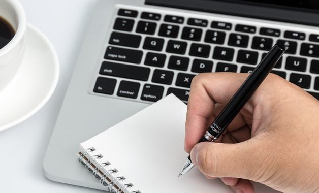 公司上半年总结会主持词